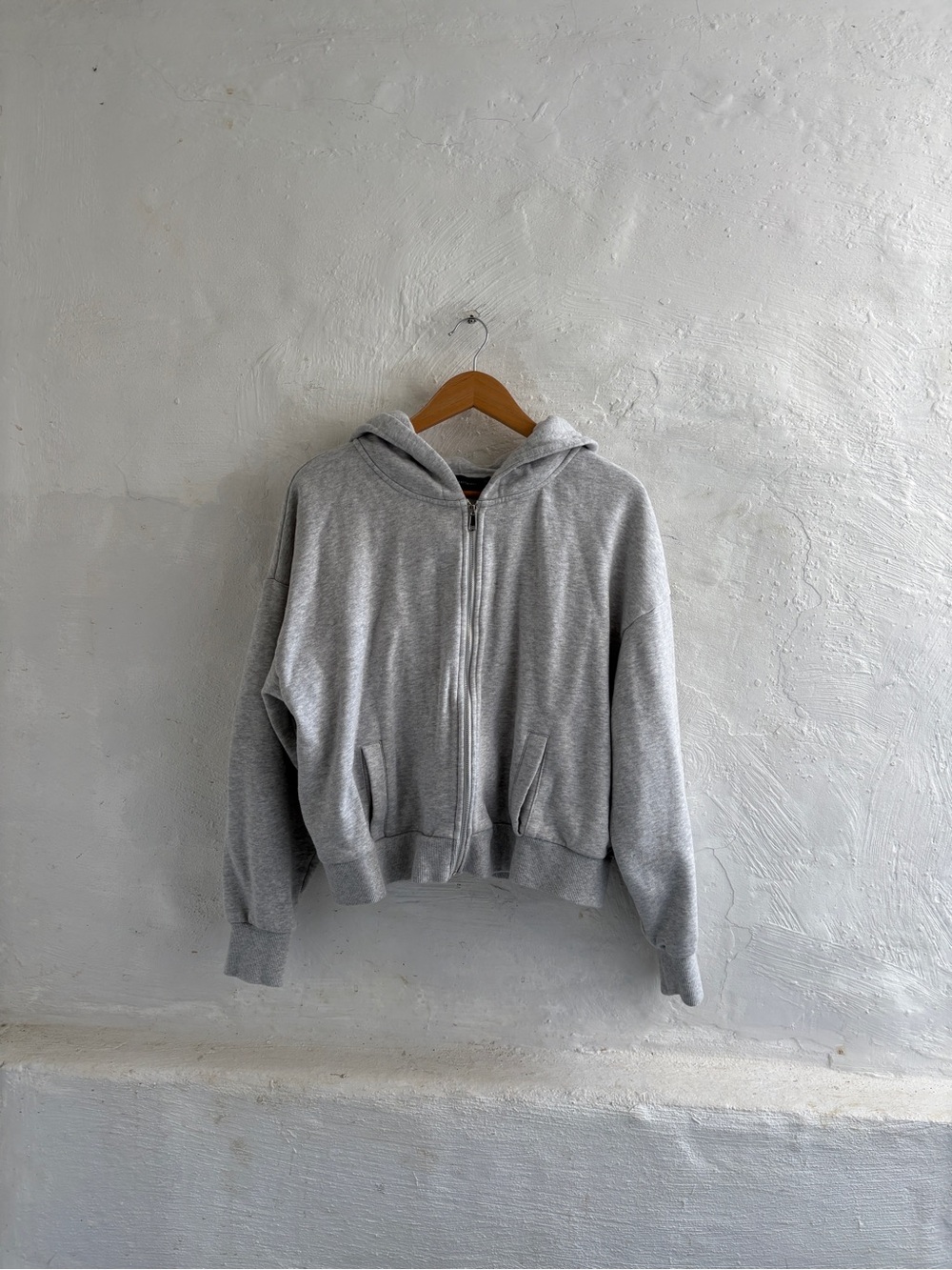 New York & company cropped grey hooded sweater